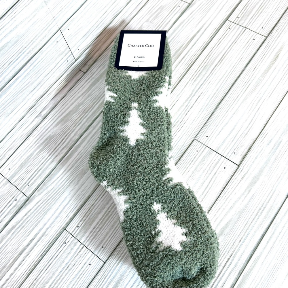 2 Pairs of NWT Charter Club Marshmallow Fuzzy Winter Motif Socks